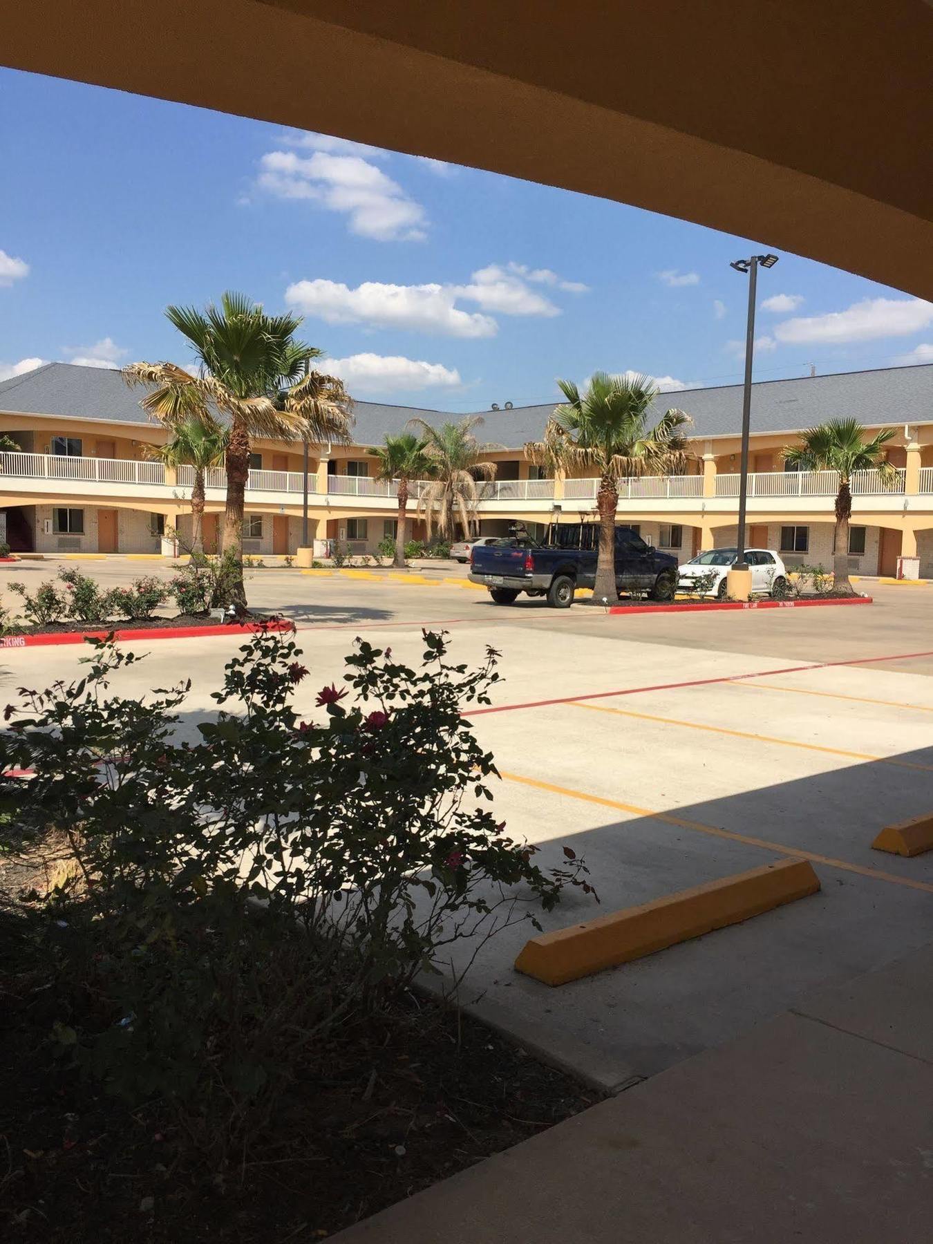 Scottish Inns & Suites Timber Creek, Houston, Tx Barker ภายนอก รูปภาพ